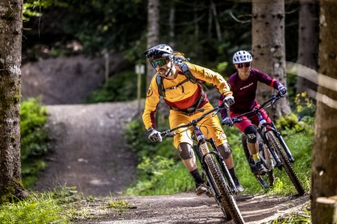 Downhillers in the Fieberbrunn bike area Downhillers in the Fieberbrunn bike area