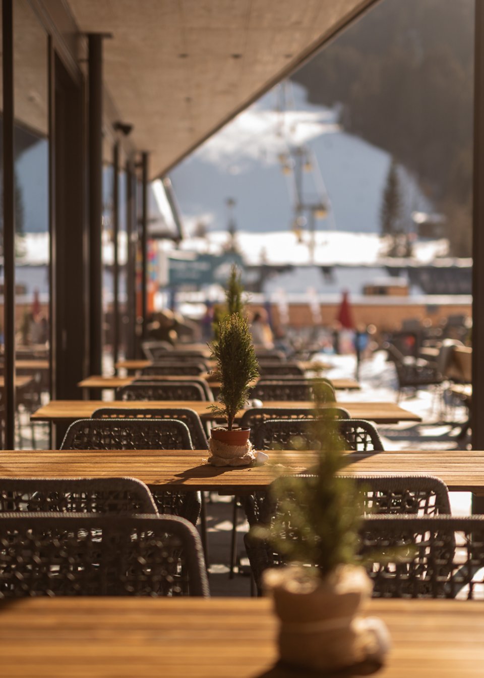 Terrace of the UPSIDEDOWN restaurant in Fieberbrunn in winter Terrace of the UPSIDEDOWN restaurant in Fieberbrunn in winter